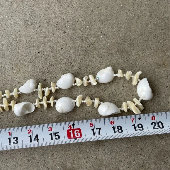 Vintage 1970s Shell Necklace Lei - Rare LARGE Round Shells Hawaiian Wedding
